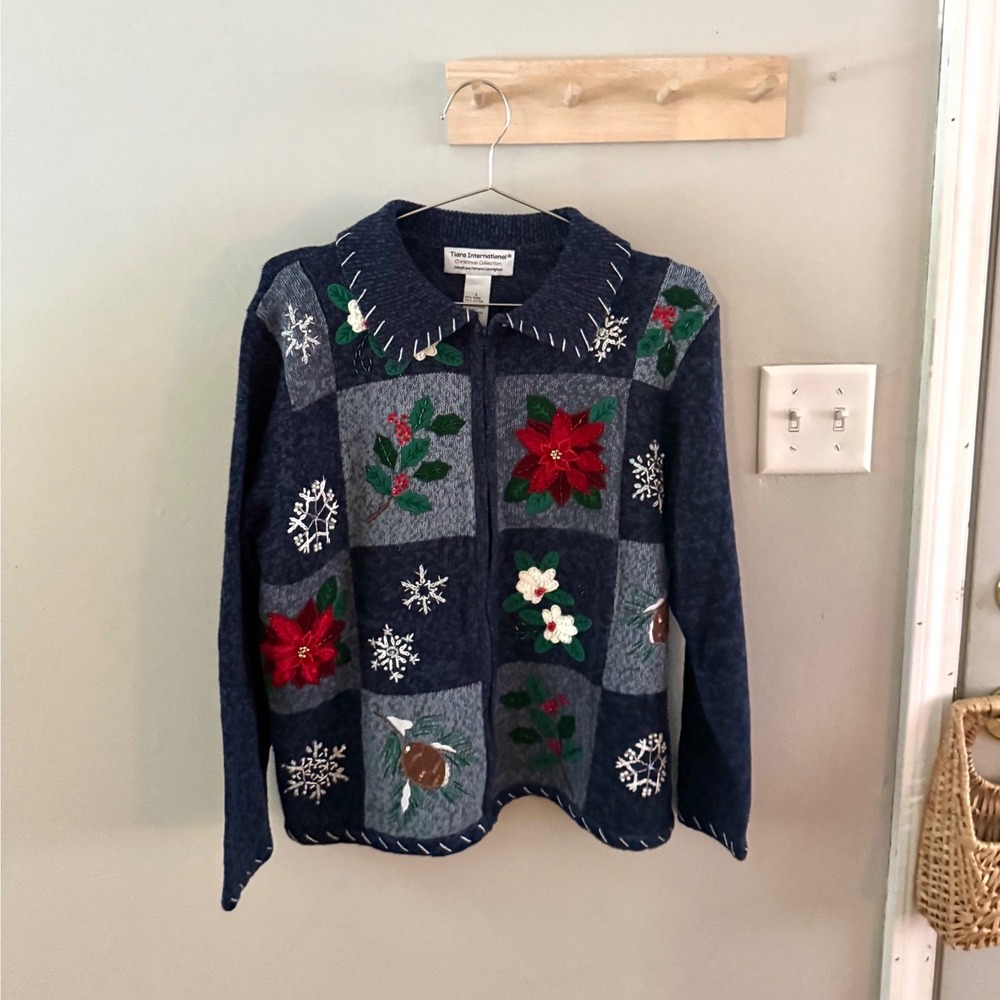 Tiara International VTG sweater